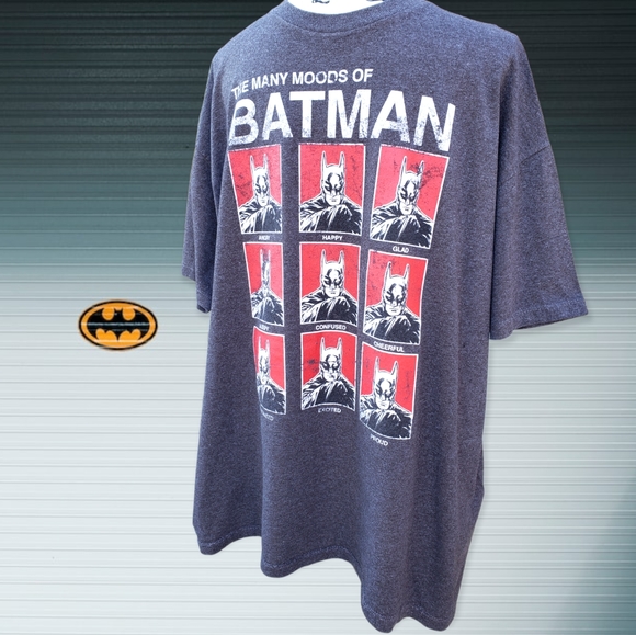 Mens Batman "The many moods" gray tee - Picture 2 of 7